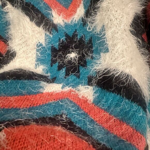 36 Point 5 Womens Aztec Native American Style Boho Hippie Eyelash Sweater Size S - Picture 5 of 11